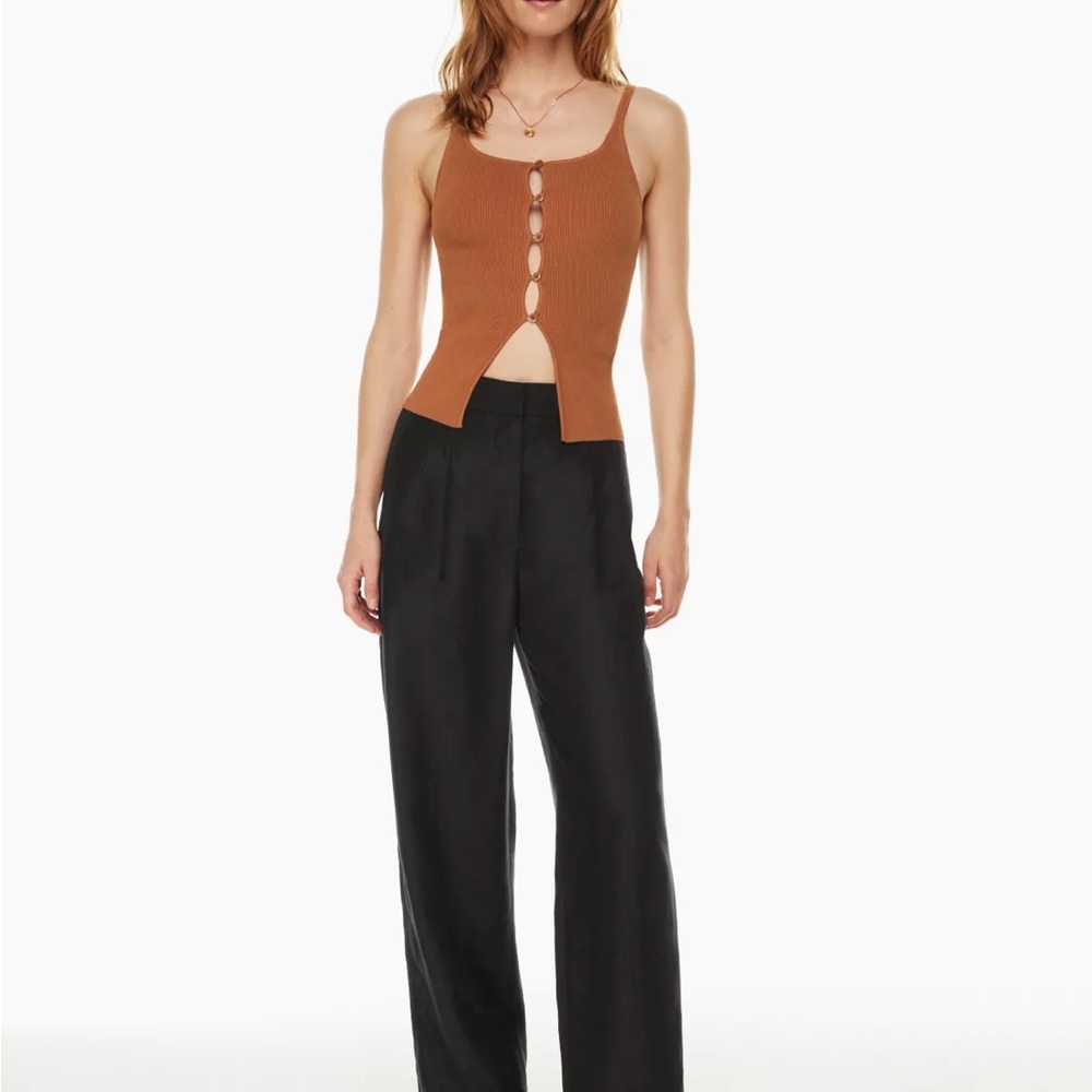 LINEN ARITZIA The Effortless Pant Linen
High-waisted, wide-leg linen pants - Picture 3 of 8